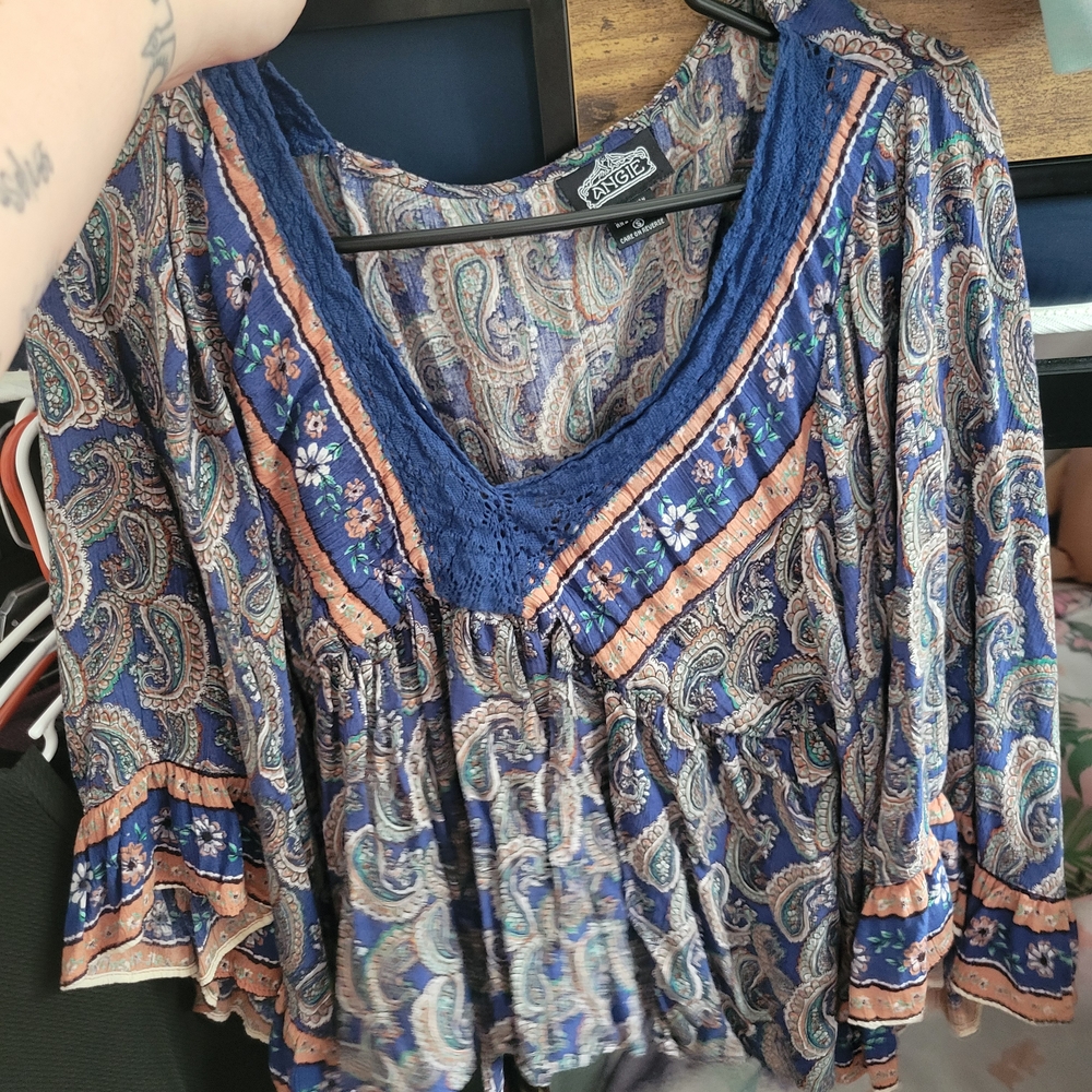 Angie Gray and Blue Flutter Sleeve Blouse Relaxed Peplum